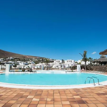 Single With Half Board, Wifi, Pool, Beach Lejlighed *