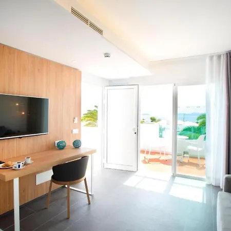 Single With Half Board, Wifi, Pool, Beach Apartment Playa Blanca (Lanzarote)