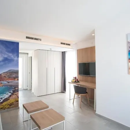 Apartment Single With Half Board, Wifi, Pool, Beach Playa Blanca (Lanzarote)